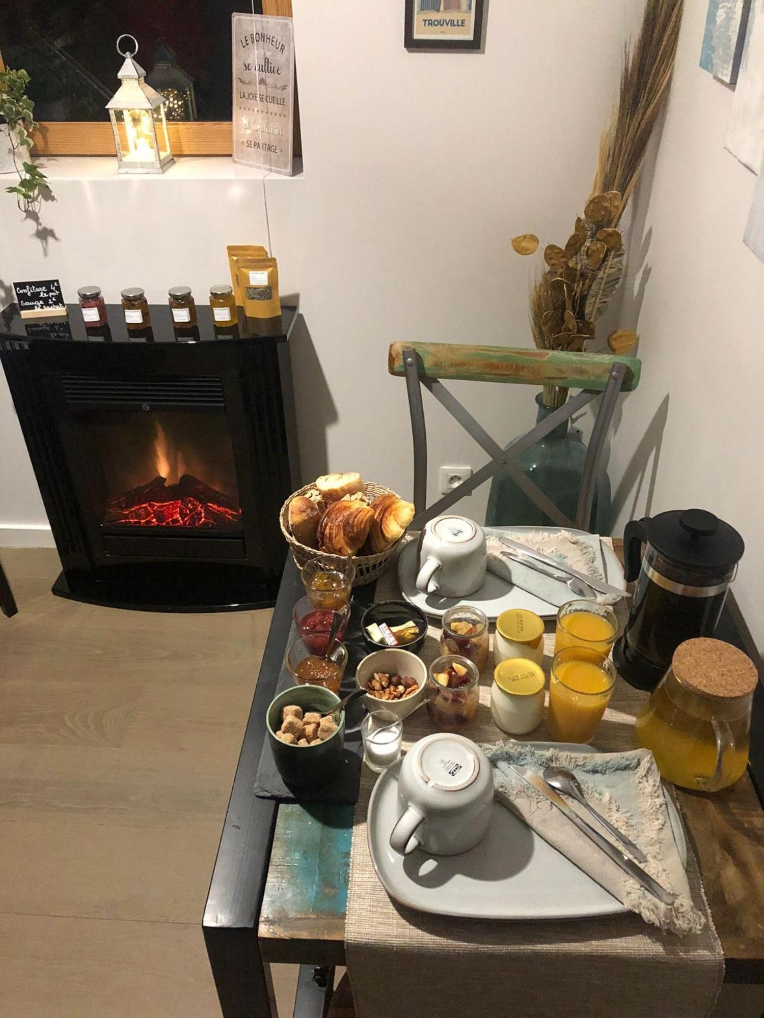La Pause Bed and Breakfast Surville  Exteriör bild